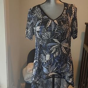 Frank Lyman knit top size 10